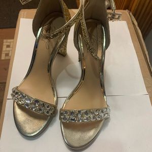 Women Evening dress shoes in Gold size 6